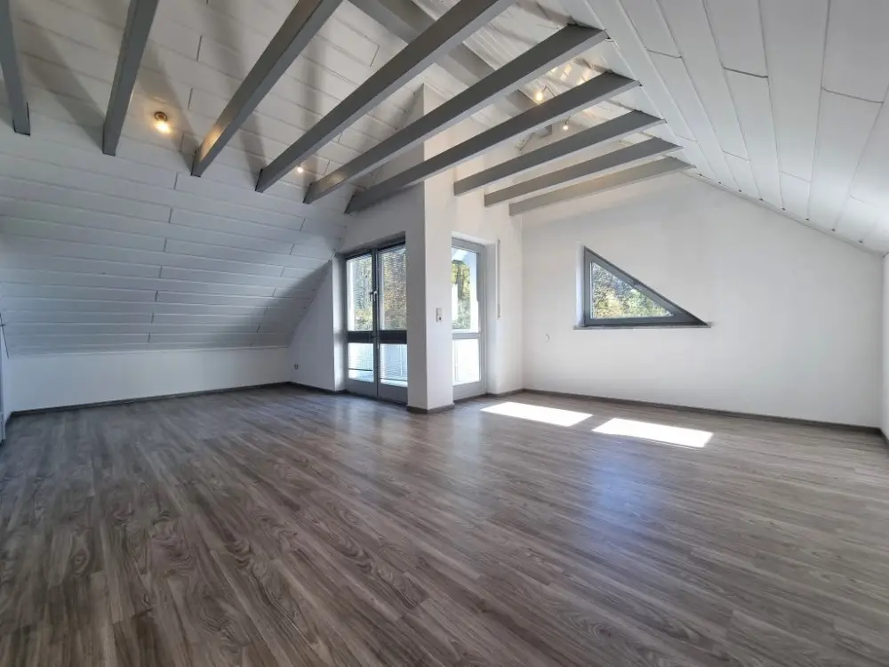 Zimmer mit Balkon