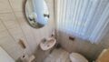 separates WC